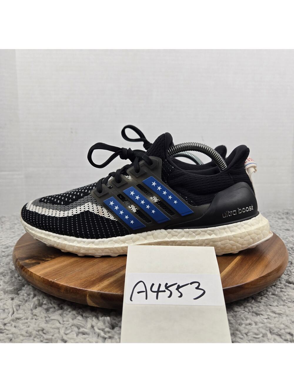 Adidas Mens 9 Ultra Boost 2.0 Star and Stripes USA Athletic Trainer Running Shoe